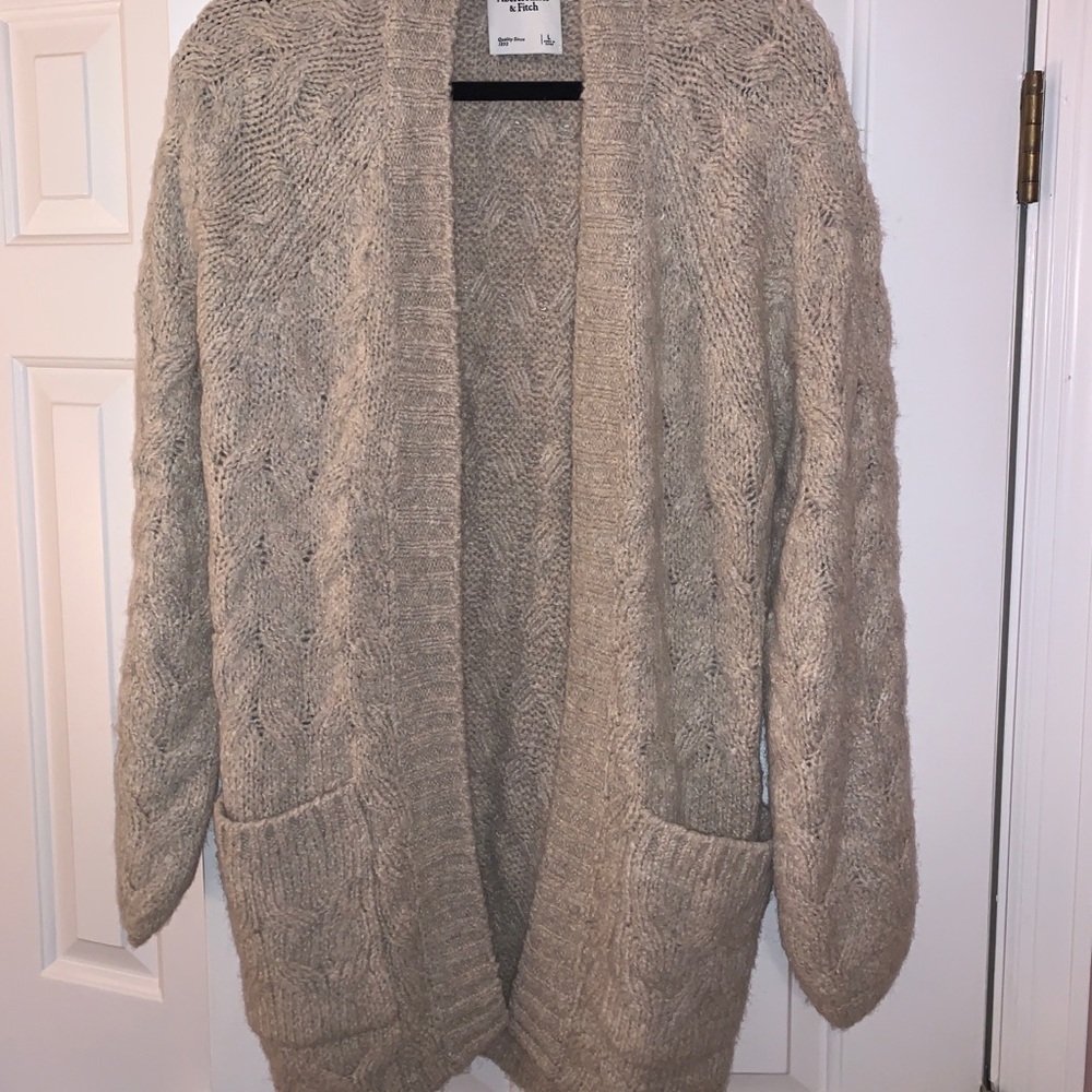 Abercrombie Cable Knit Sweater in Oatmeal